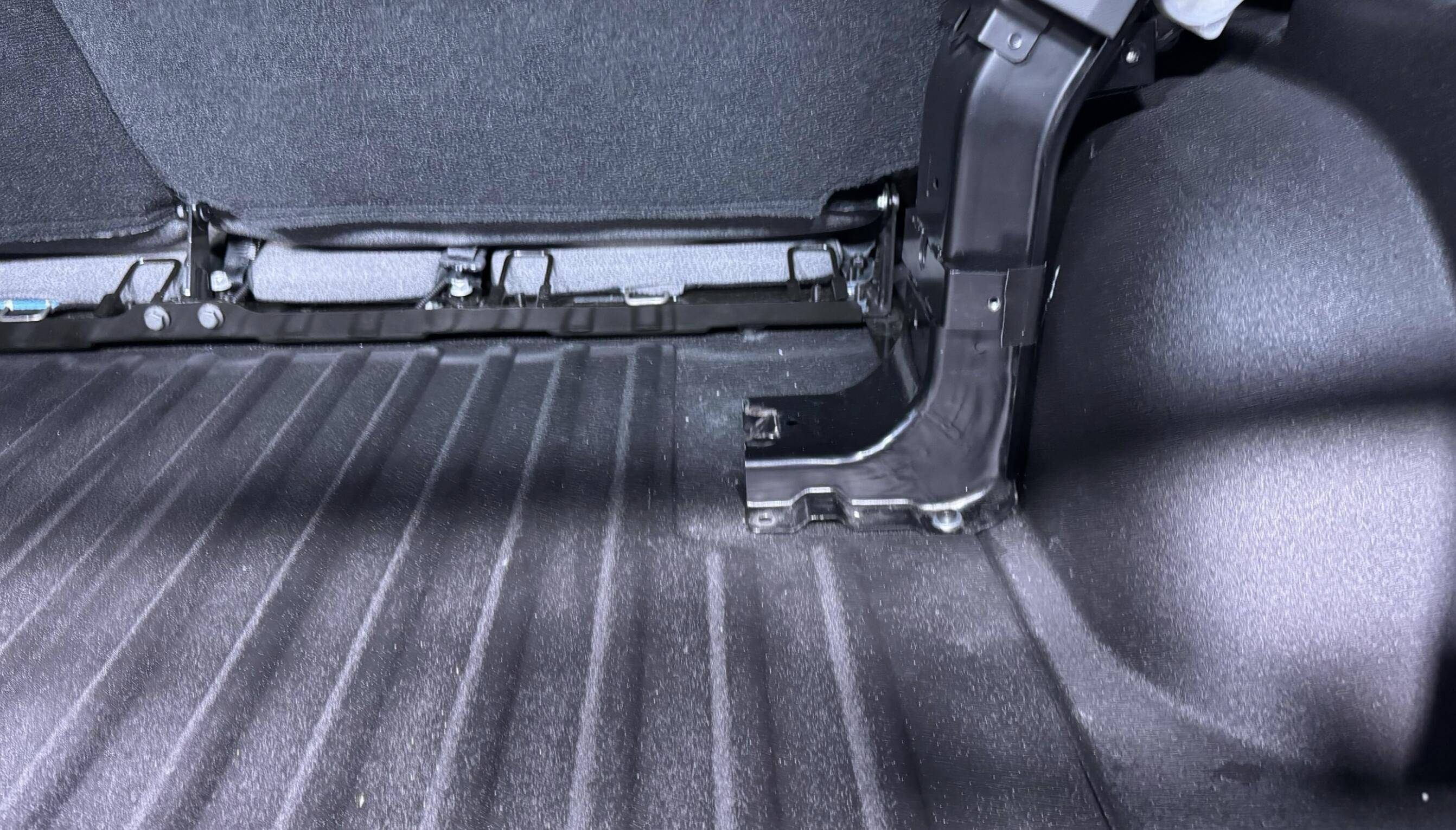 Slate Auto Pickup Truck Engineering deep dive: Slate EV truck chassis, body, battery, safety, suspension, underbody undercarriage Screen-Shot-2025-04-25-at-5.11.07-AM