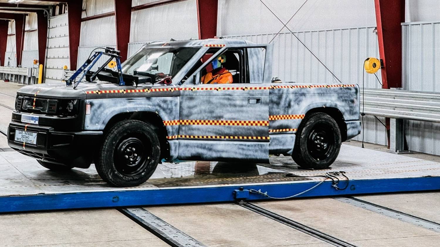 Slate Auto Pickup Truck Engineering deep dive: Slate EV truck chassis, body, battery, safety, suspension, underbody undercarriage slate_7592