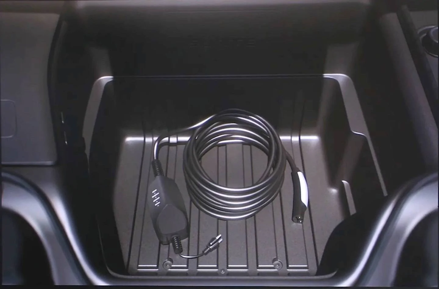 Slate Auto Pickup Truck Drain plug hole in frunk 💦 Drain plug hole in frunk and charging cabl