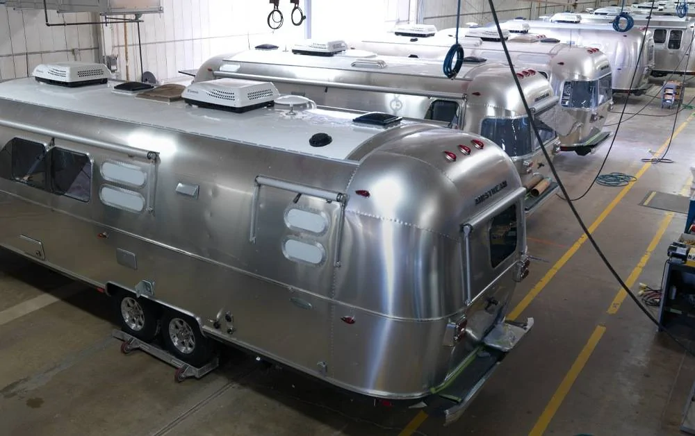 Slate Auto Pickup Truck White Roof Wrap Only Heritage-HowItsMade-TravelTrailers-Header-Mobil