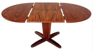 Table_With_Leaf.webp