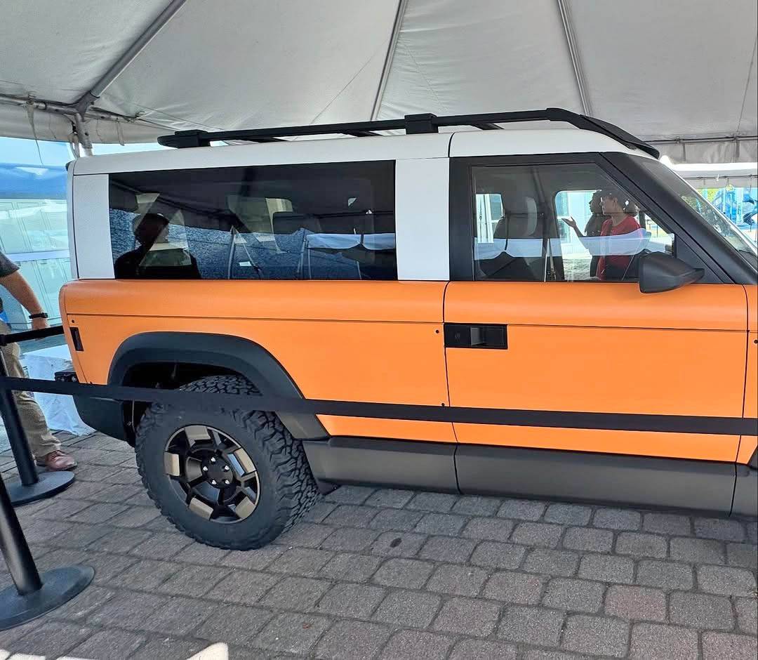 Slate Auto Pickup Truck Orange Slate SUV w/ 2" lift, BFG All-Terrain AT T/A tires, upgraded bumper, white roof, roof rack - photos from Cleveland Ohio orange wrap slate suv white roof 2
