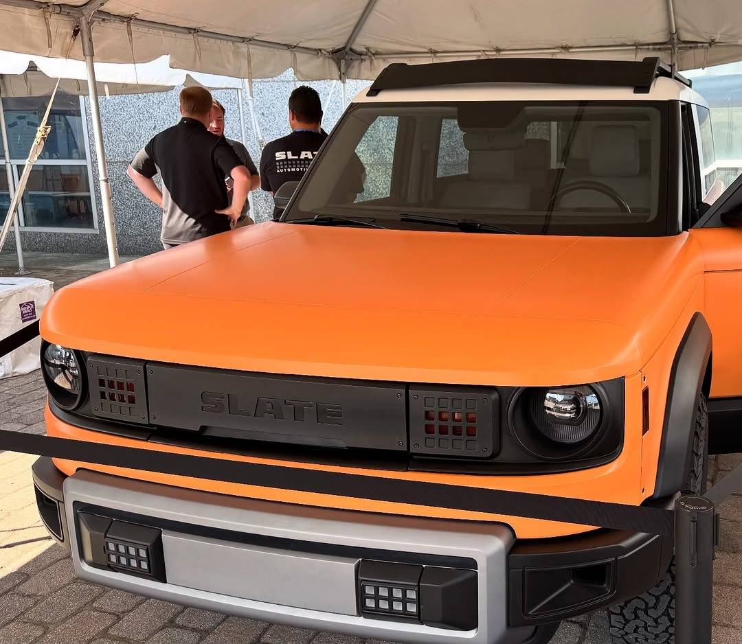 orange wrap slate suv white roof 4.jpg