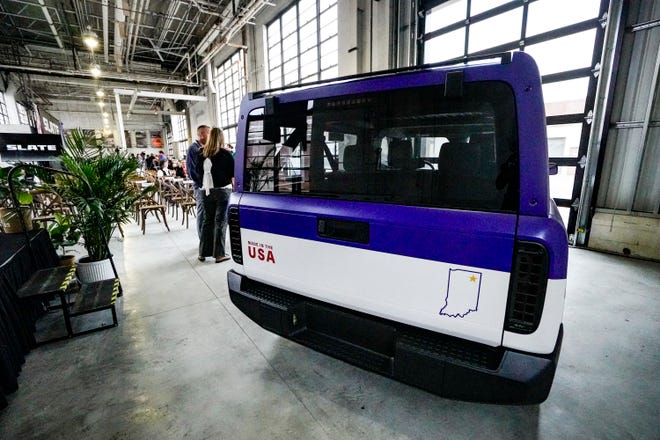 Slate Auto Pickup Truck Photos from inside Slate production factory! (Sneak peek inside Slate electric pickup truck plant in Warsaw) Photos inside Slate Warsaw factory production construction 23