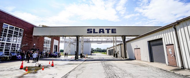 Slate Auto Pickup Truck Photos from inside Slate production factory! (Sneak peek inside Slate electric pickup truck plant in Warsaw) Photos inside Slate Warsaw factory production construction 26