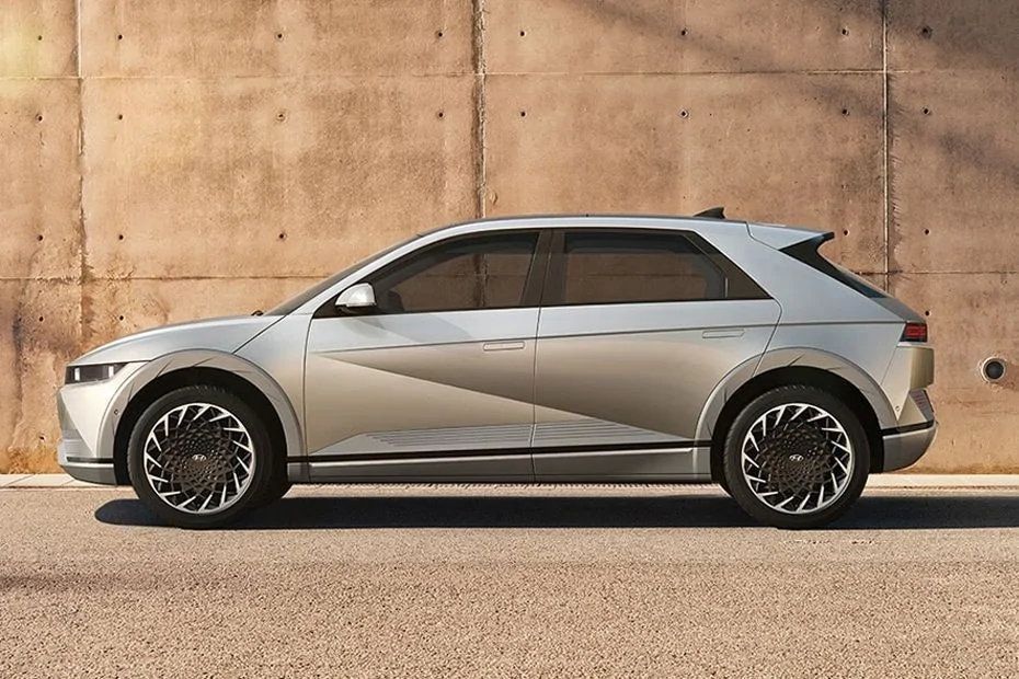 Slate Auto Pickup Truck Is the Rivian R3 trying to compete with Slate's Fastback Version? 1757266609553-a