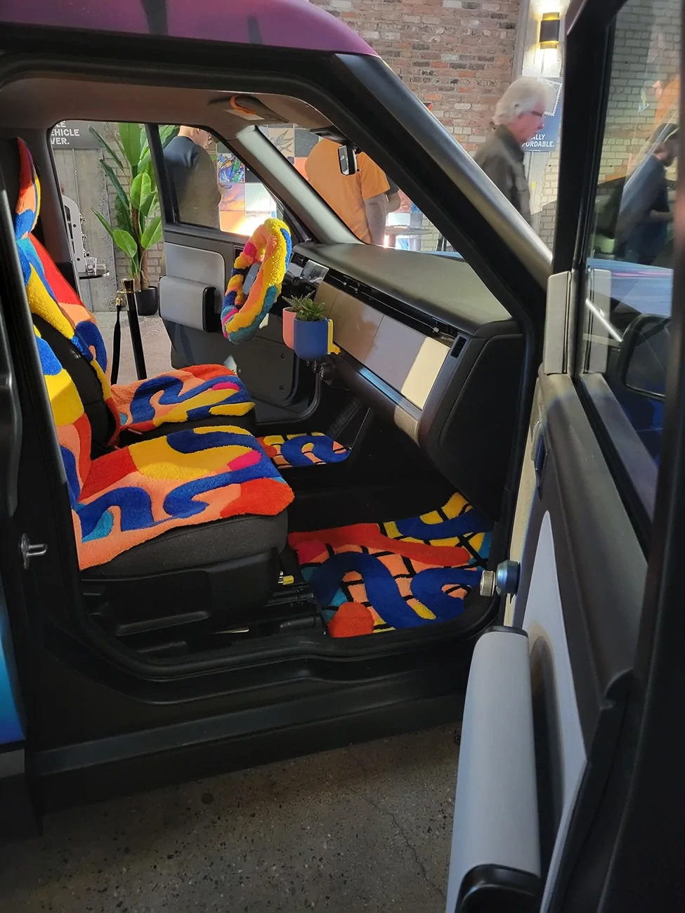 Slate Auto Pickup Truck Slate Auto "Custom Garage" Public Event Coming on Oct. 16 in Detroit 20251016_172143