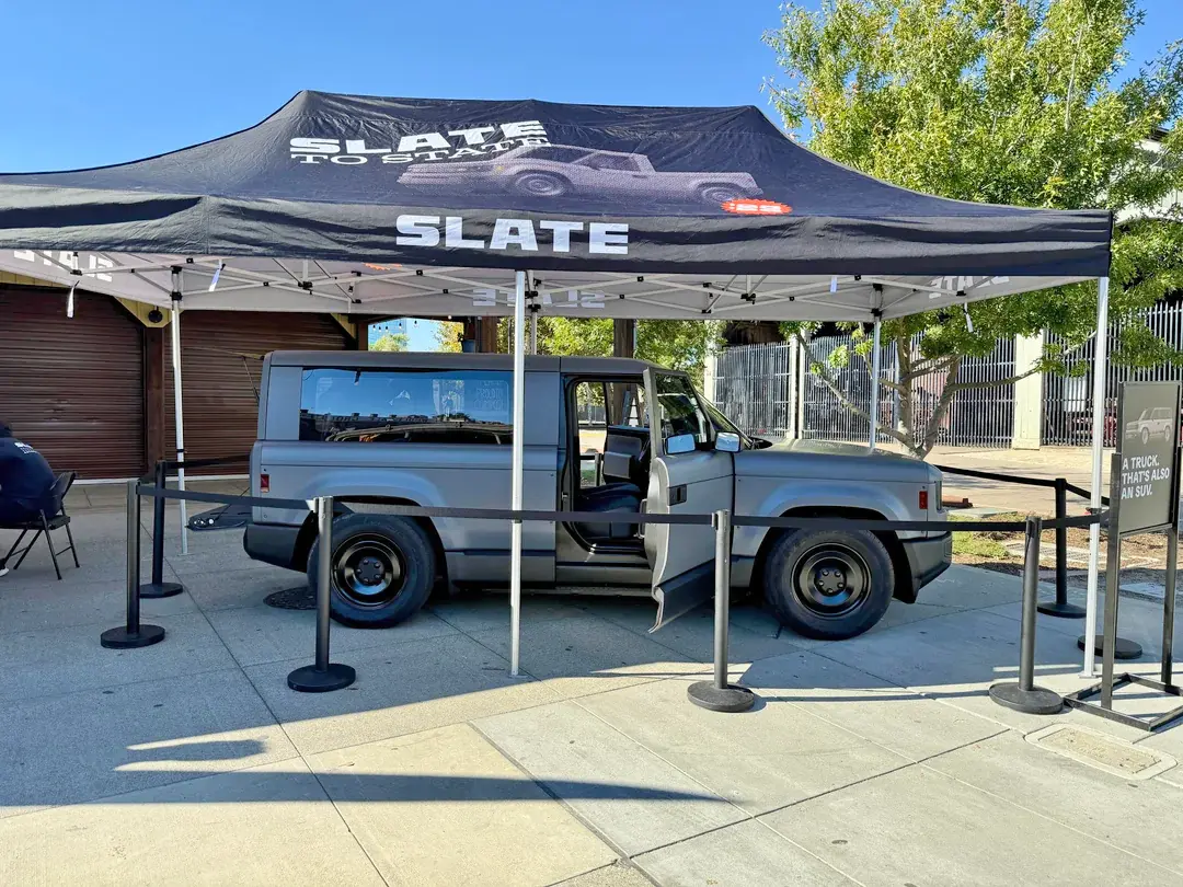 Slate Auto Pickup Truck Slate SUV kit (rear window open) on display in Sacramento Slate w: SUV kit on display at the Atrium in Sacramento 5