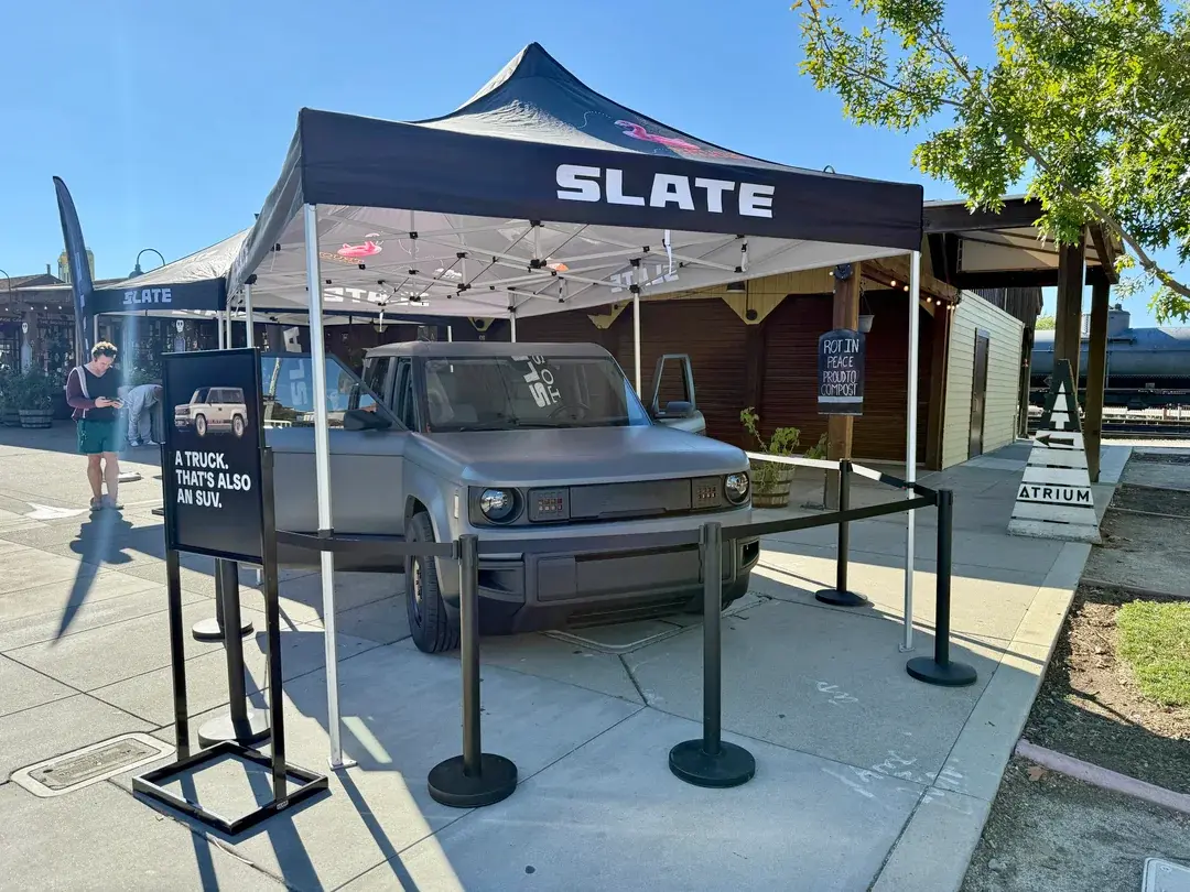 Slate Auto Pickup Truck Slate SUV kit (rear window open) on display in Sacramento Slate w: SUV kit on display at the Atrium in Sacramento 6