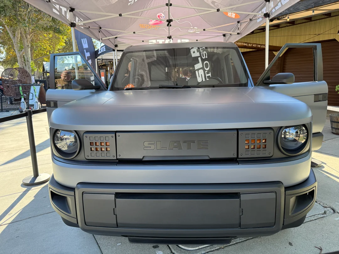 Slate Auto Pickup Truck Slate SUV kit (rear window open) on display in Sacramento Slate w: SUV kit on display at the Atrium in Sacramento 8