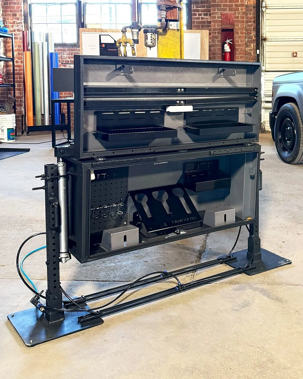 Slate Auto Pickup Truck Bed Toolbox - Tricked Out Custom Concept Slate truck Bed Toolbox - Tricked Out Custom Concept3