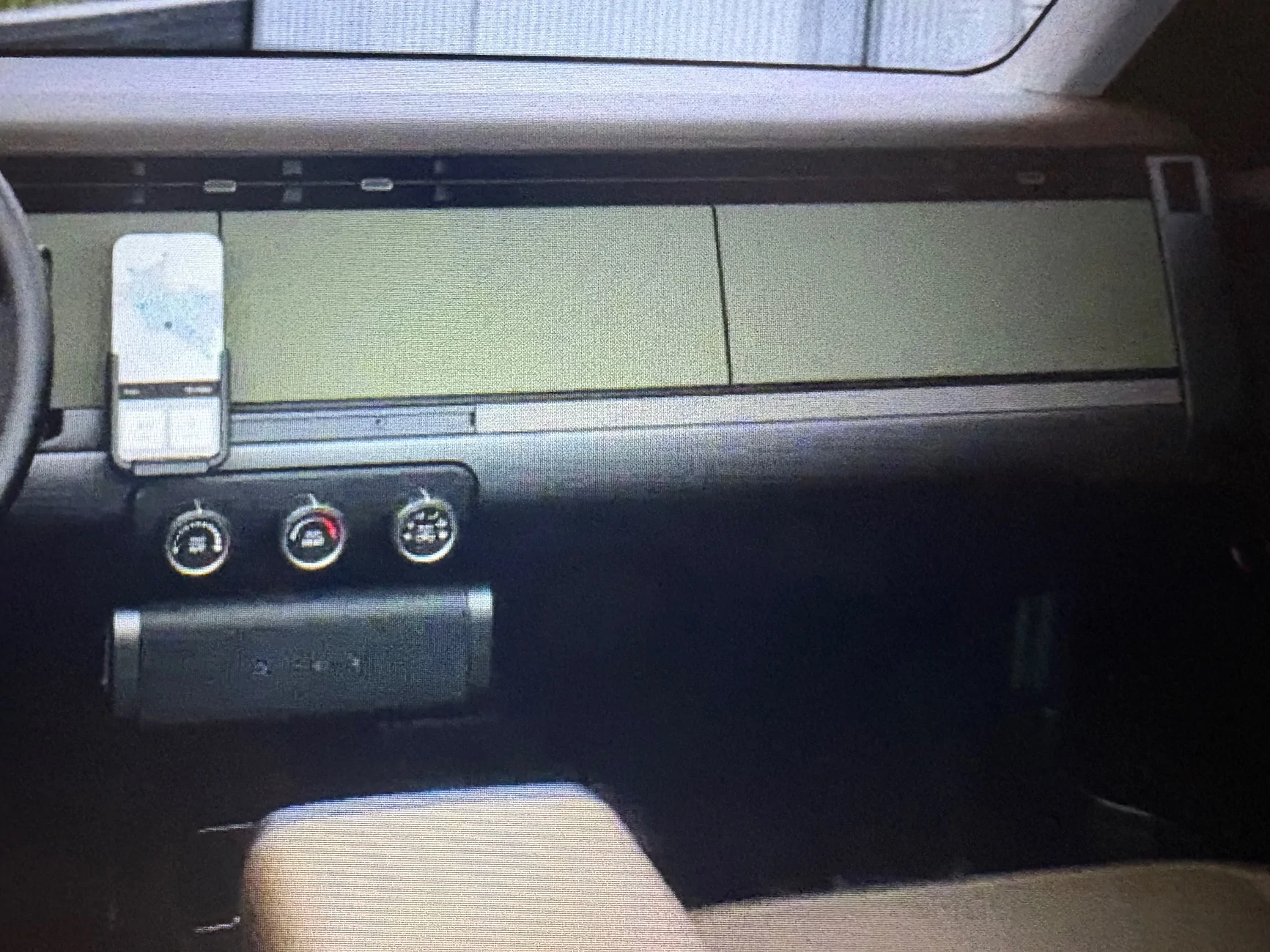 Slate Auto Pickup Truck Air bags location on passenger side IMG_3302