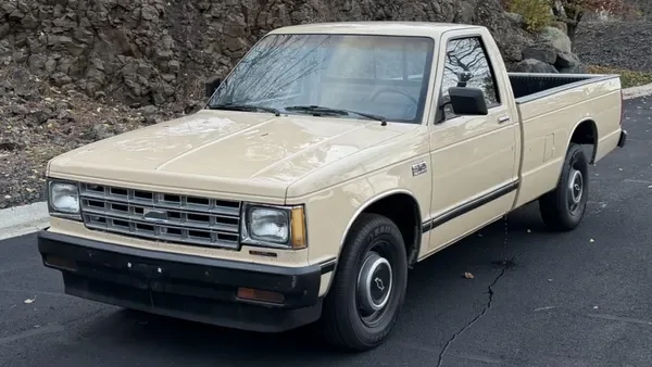 Slate Auto Pickup Truck Who’s Reserving the Slate EV: Everyday Americans, Young Professionals, New Drivers, Contemporary Seniors, Auto Enthusiasts 1767070072744-qh