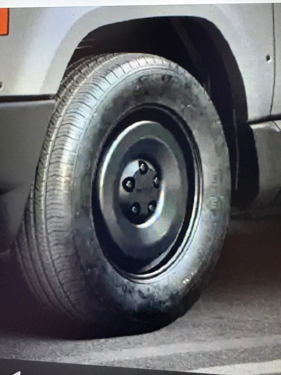 Slate Auto Pickup Truck Hubcaps for base wheels? IMG_3430