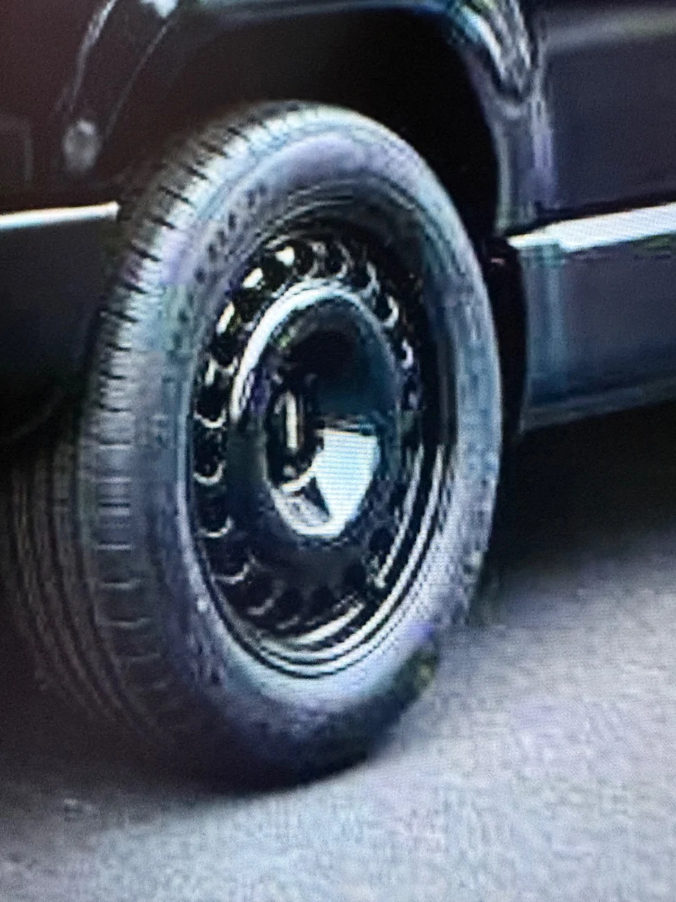 Slate Auto Pickup Truck Hubcaps for base wheels? IMG_3431