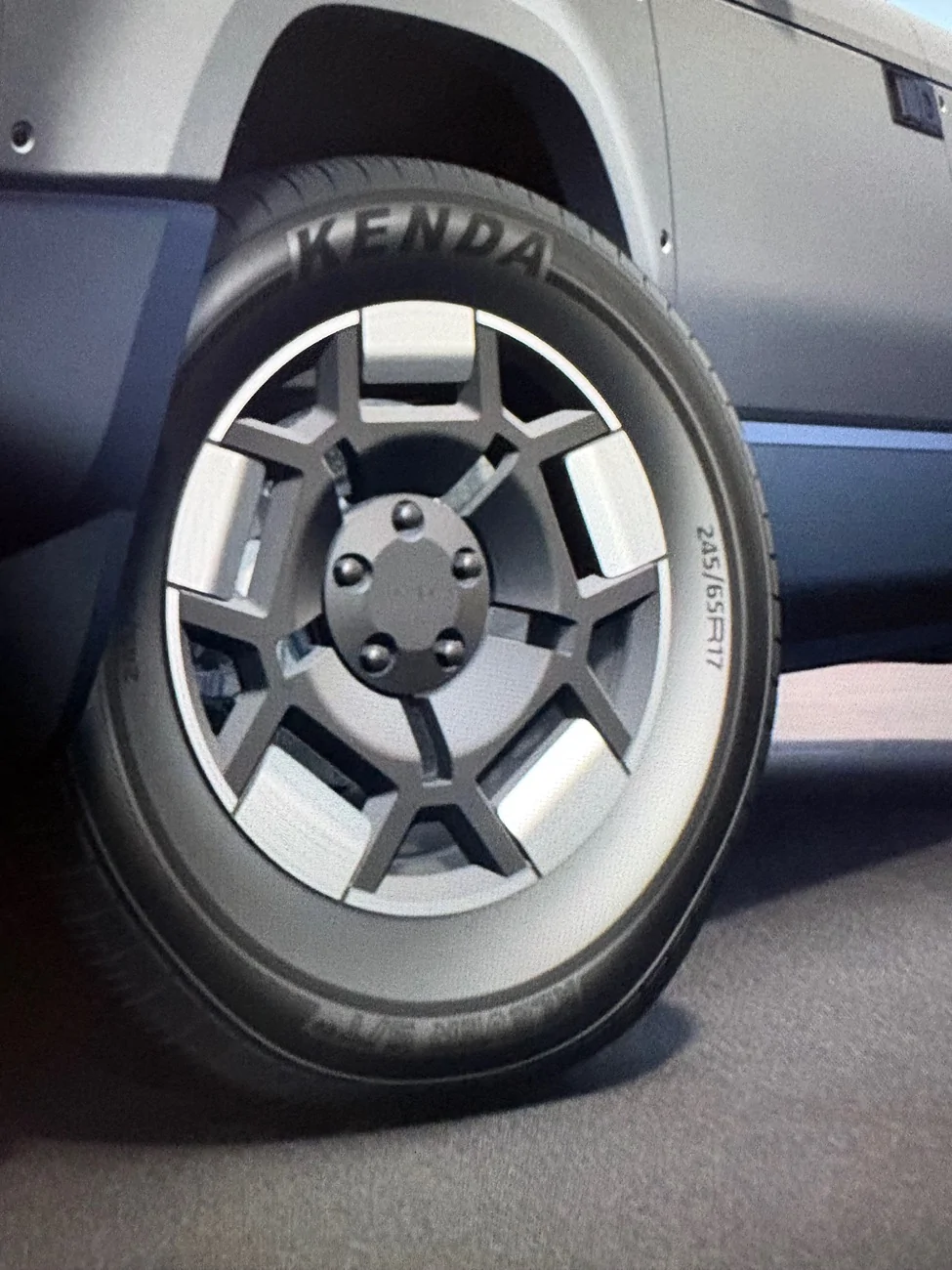 Slate Auto Pickup Truck Hubcaps for base wheels? IMG_3433