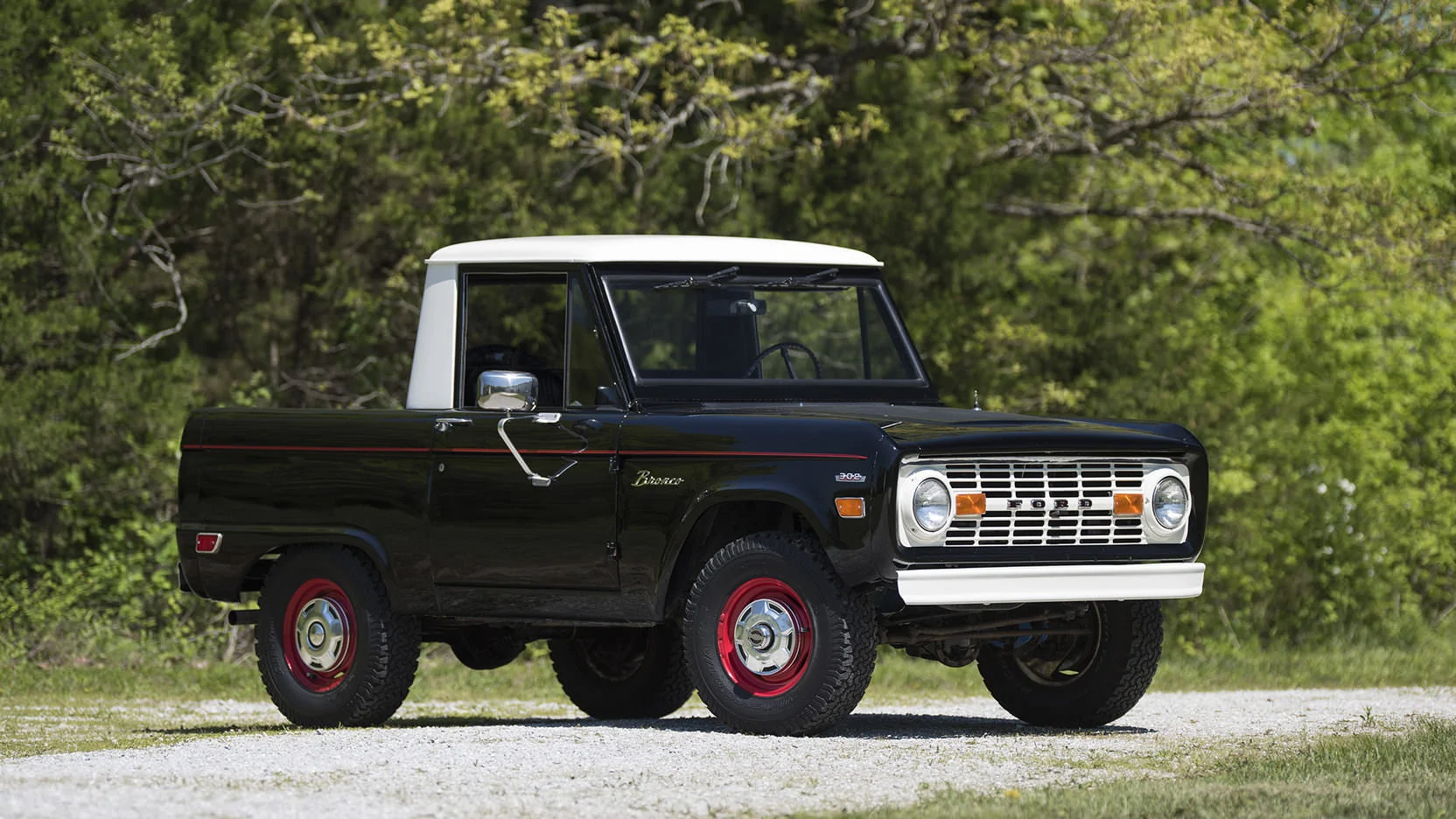 Slate Auto Pickup Truck Slate event truck picture with retro grill Ford-Bronco-Half-Cab-11