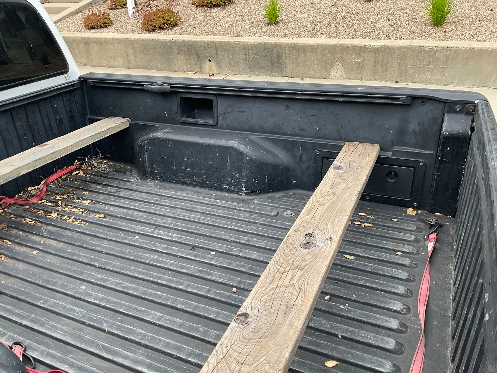 Slate Auto Pickup Truck Bed notches for crossbars / 4x4 wood useful to create platform, scaffold & more IMG_5388