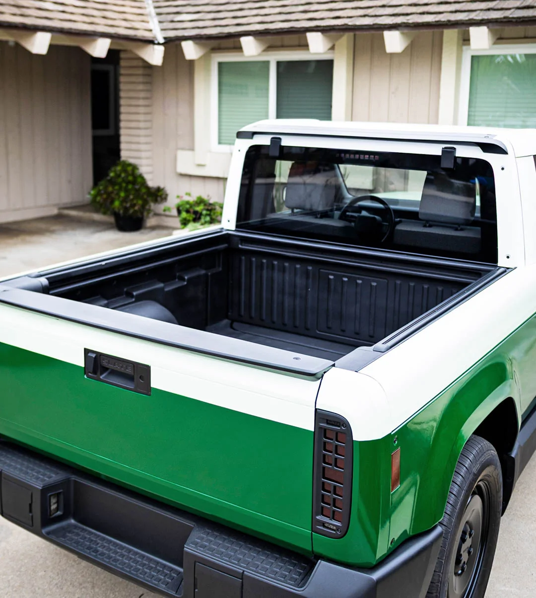 Slate Auto Pickup Truck Dual color (white / green) Slate in pickup & open-air configuration Dual color (white : green) Slate in pickup & open-air configuration 3