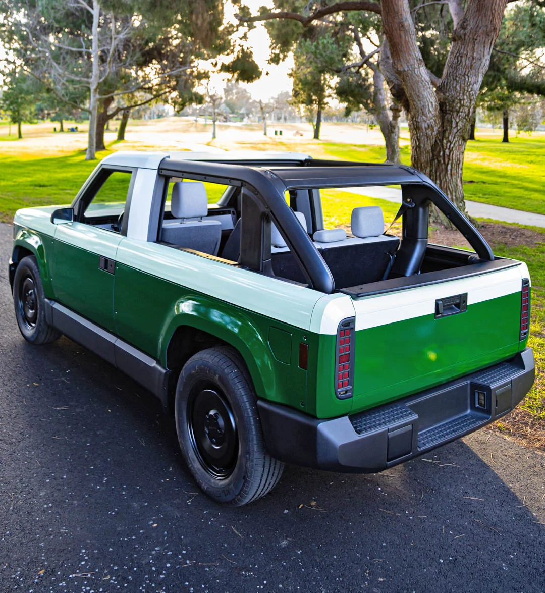 Slate Auto Pickup Truck Dual color (white / green) Slate in pickup & open-air configuration Dual color (white : green) Slate in pickup & open-air configuration 1
