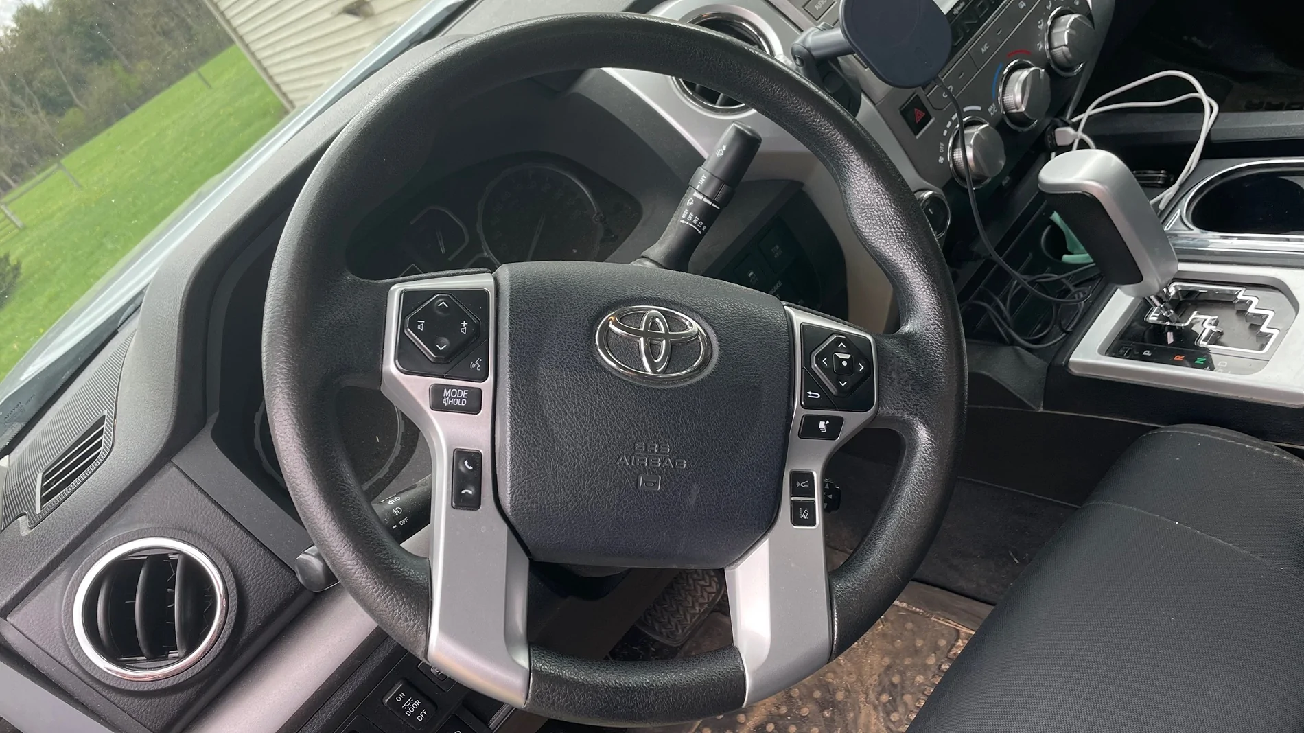 Slate Auto Pickup Truck Steering Wheel Configuration IMG_1172