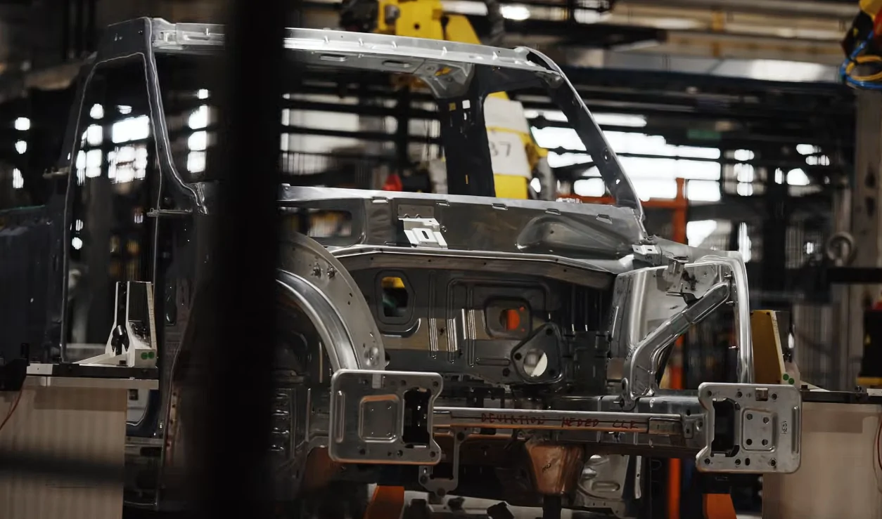 Slate Auto Pickup Truck Slate factory up and running - photos & video (A New Day in Warsaw)!! 👷‍♂️🎬 1781209507520-gv