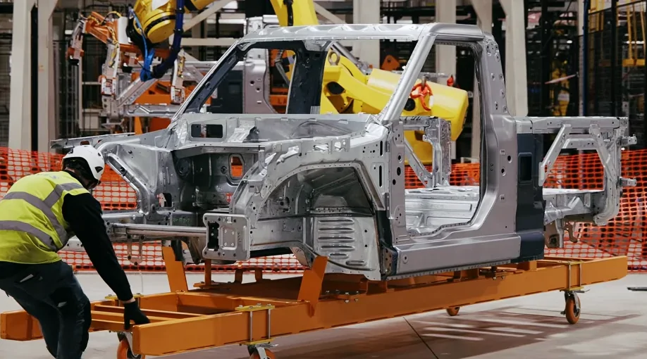 Slate Auto Pickup Truck Slate factory up and running - photos & video (A New Day in Warsaw)!! 👷‍♂️🎬 1781278545622-9l