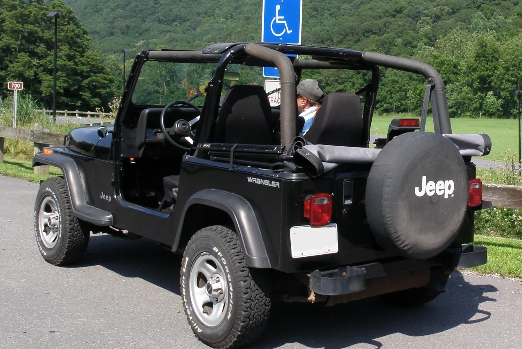 Slate Auto Pickup Truck Removing Doors Mirror_Hack