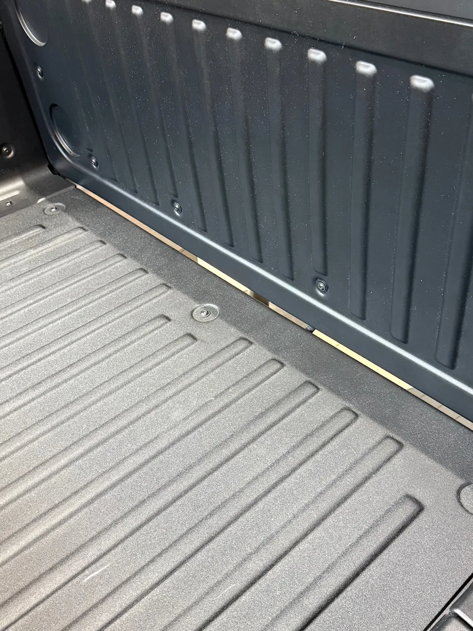 Slate Auto Pickup Truck bed drainage, bed ventilation IMG_2316