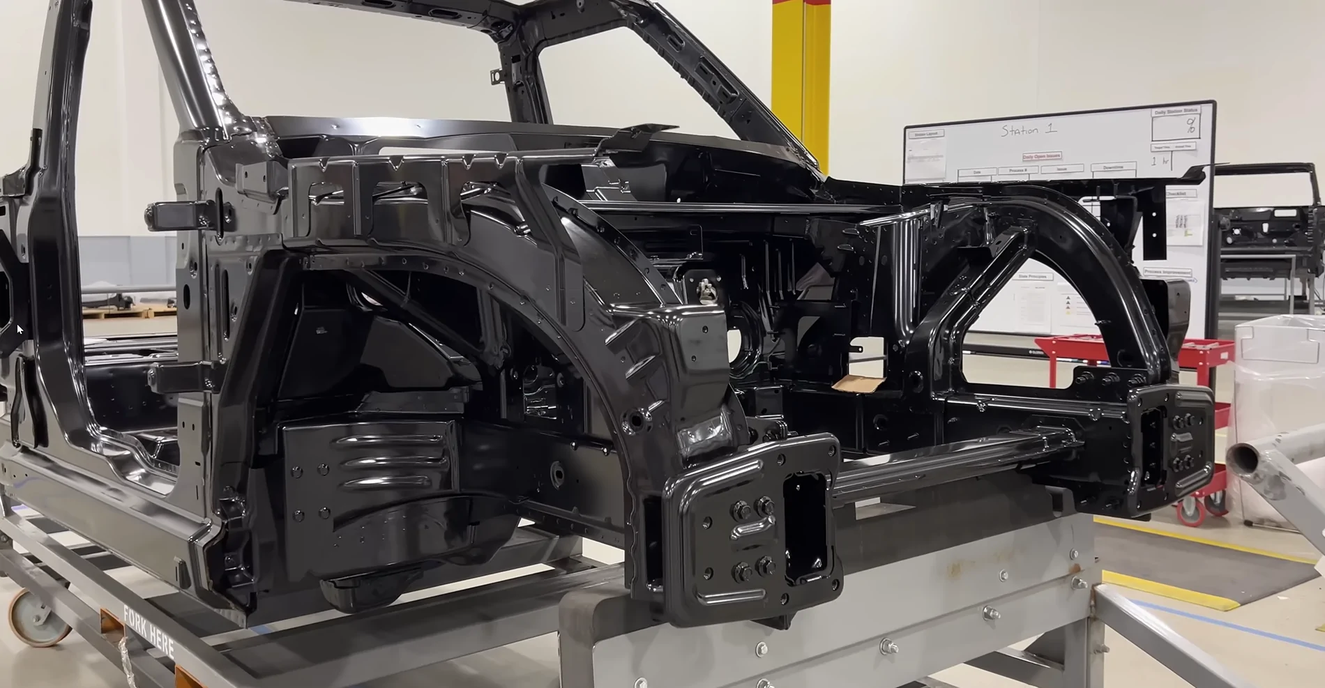 2026-08-29 15_21_41-(187) Inside Slate Auto’s EV Facility _ Tour with CEO & Lead Engineer - Y...webp