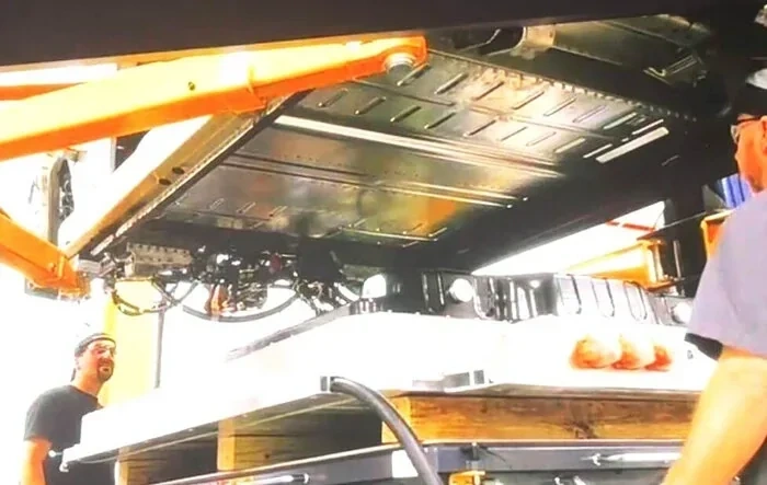 🔋 The Extended Battery Decision (Poll: Which battery option suits you best?)