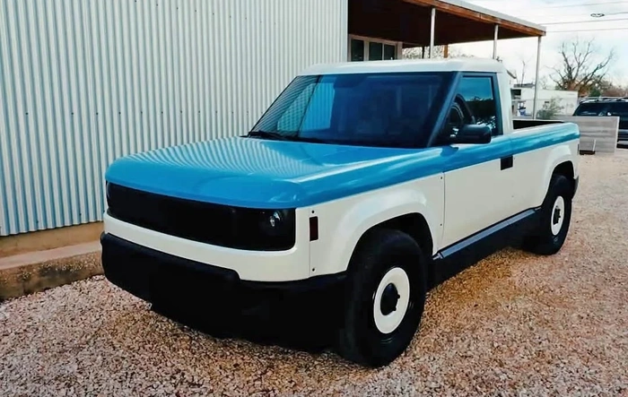 Videos: Slate hauling furniture & hockey gear