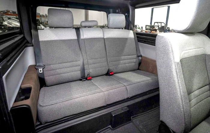 Rear seats in SUV Kit can be removed / deleted / not installed (confirmed by Slate)