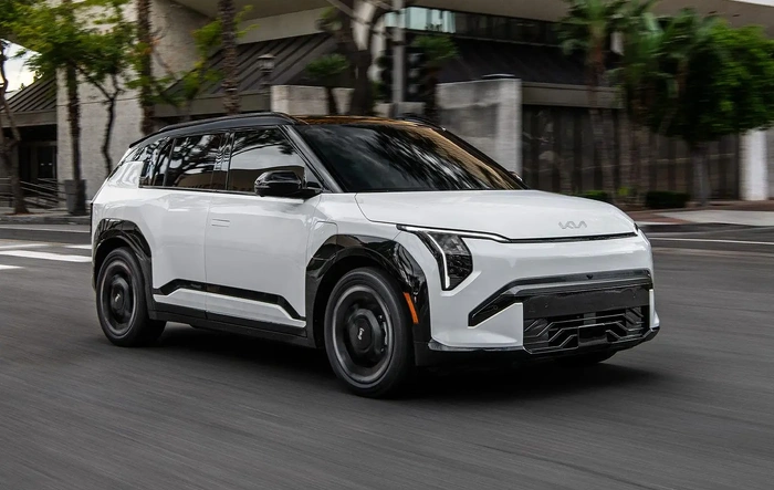 Rival: 2027 Kia EV3 priced at $29,890 in USA. Up to 321 miles range